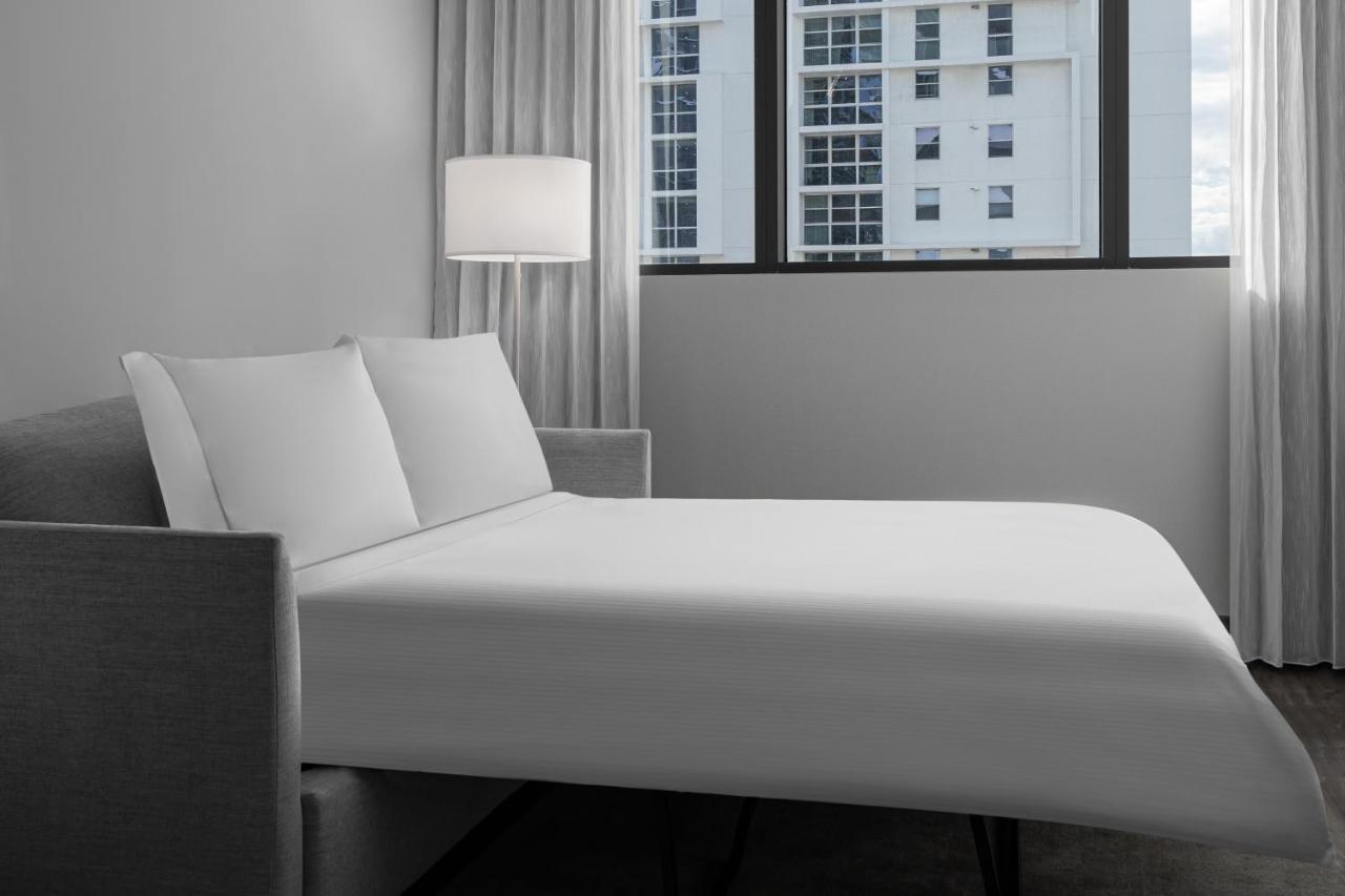 Element Miami Brickell Hotel Exterior photo
